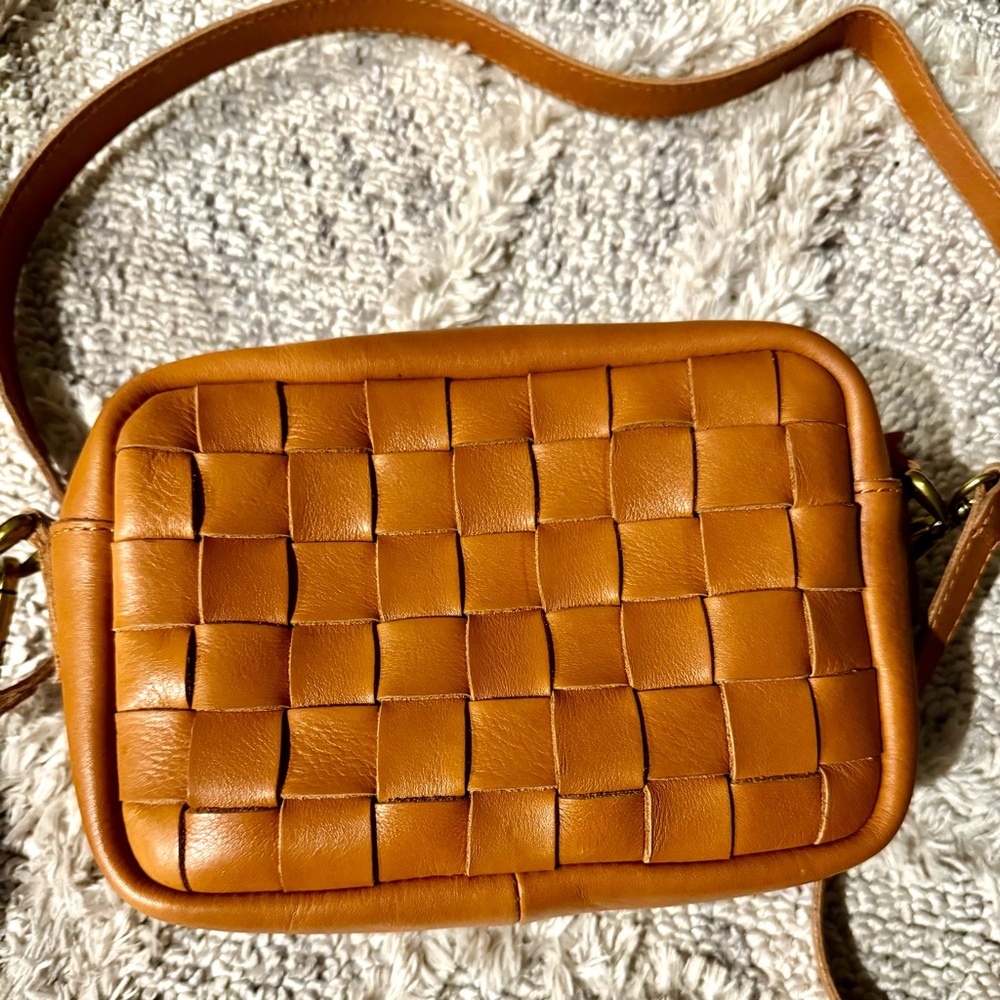 Madewell The Transport Camera Bag Woven Edition desert camel purse crossbody bag